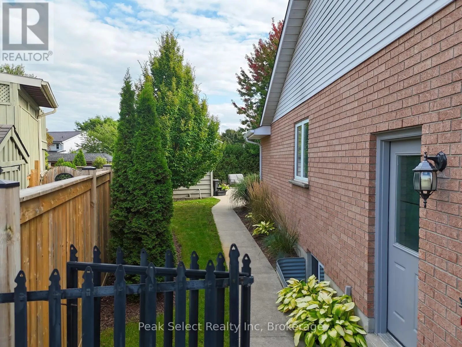 62 KILLORAN CRESCENT