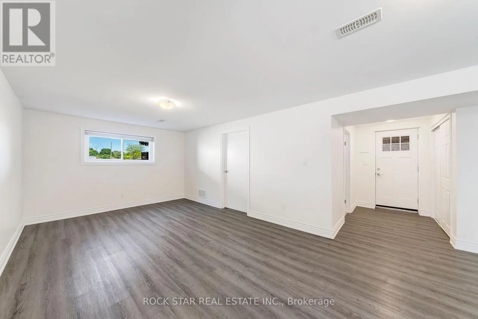 13 MEADOWBROOK CRESCENT