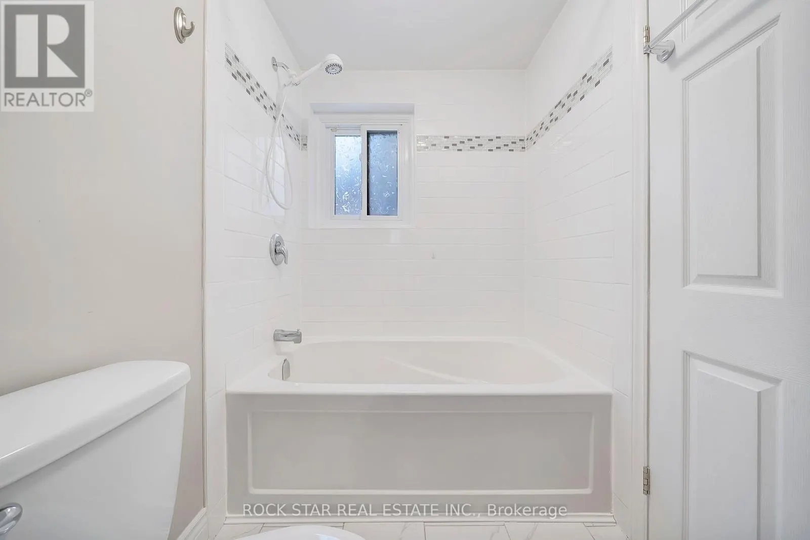 13 MEADOWBROOK CRESCENT