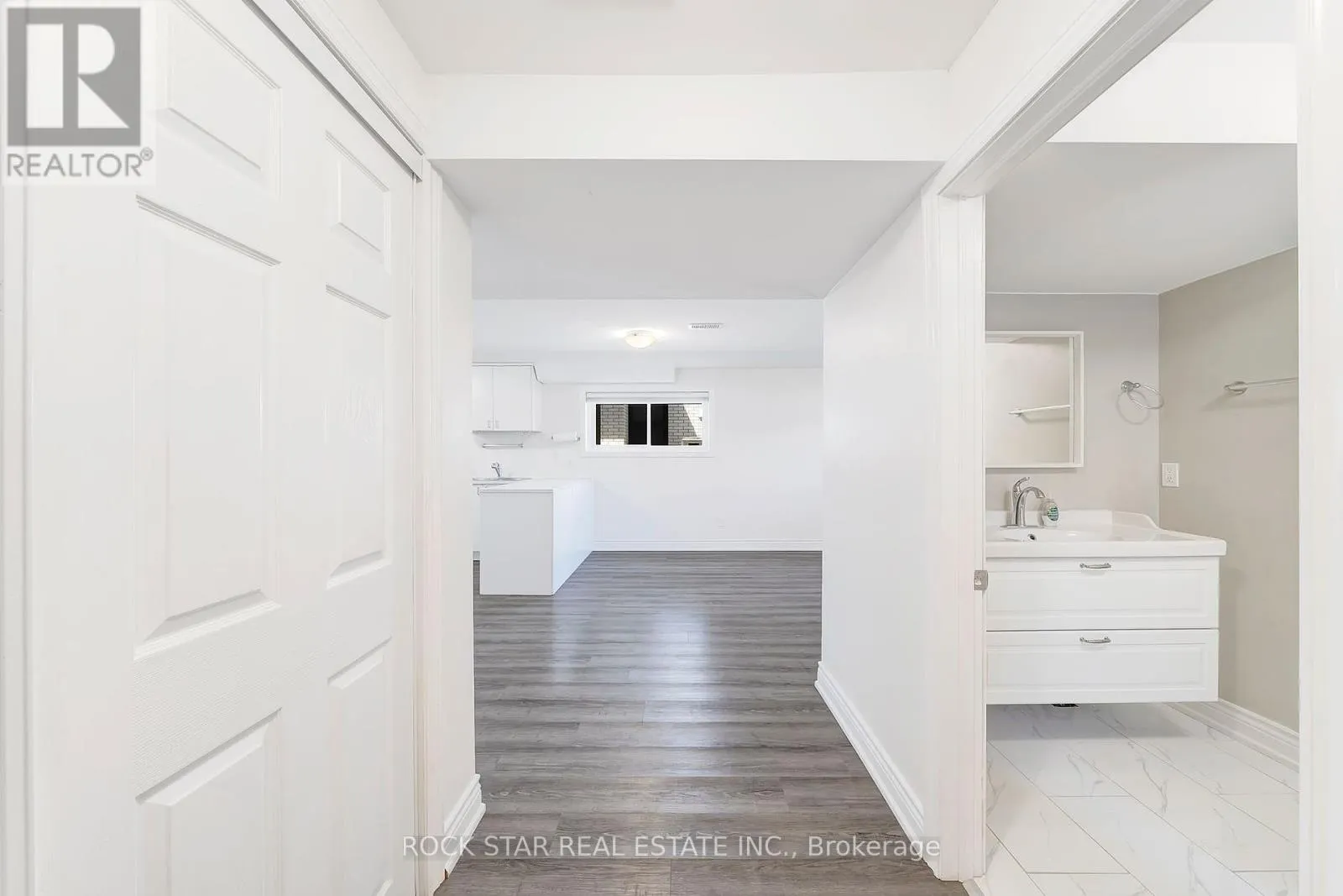 13 MEADOWBROOK CRESCENT