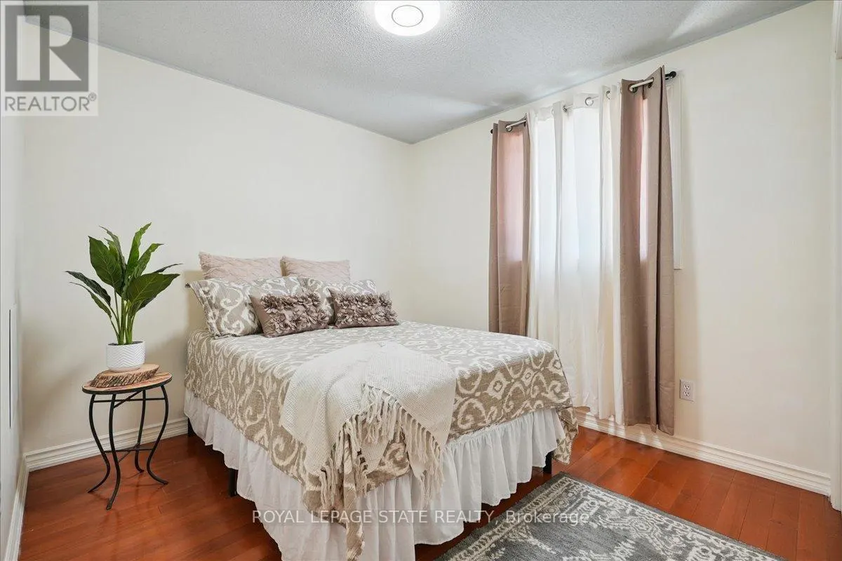 4577 ST VOLODYMYR CRESCENT