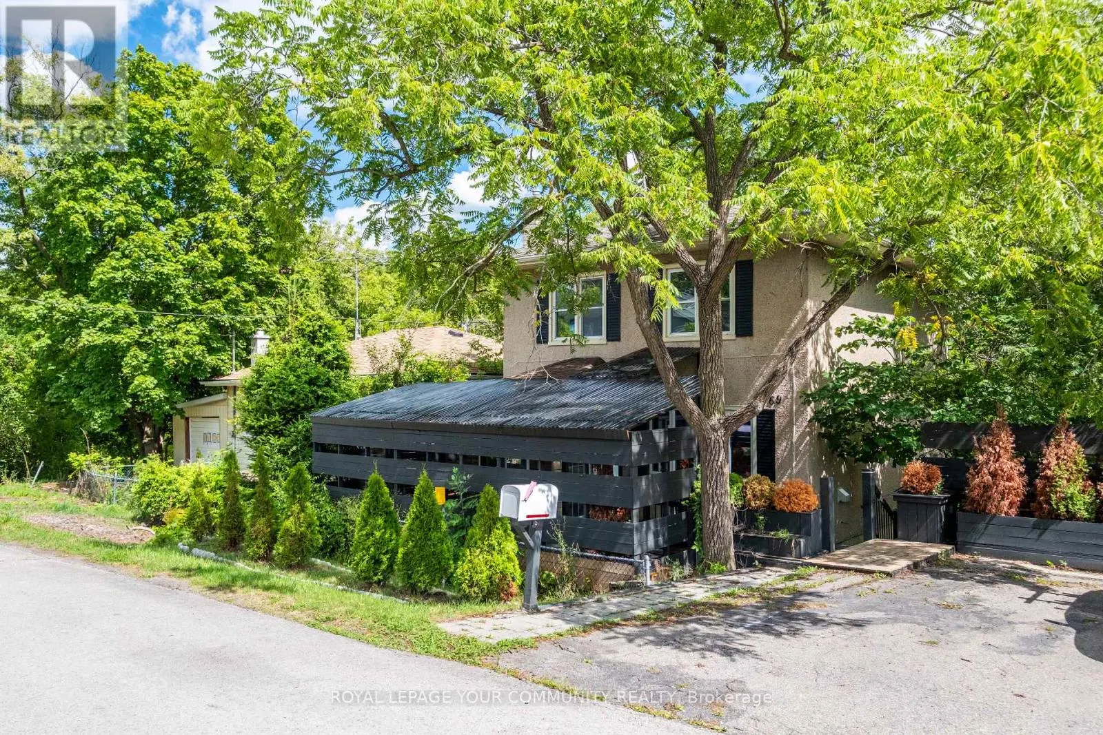 69 HILLVIEW ROAD