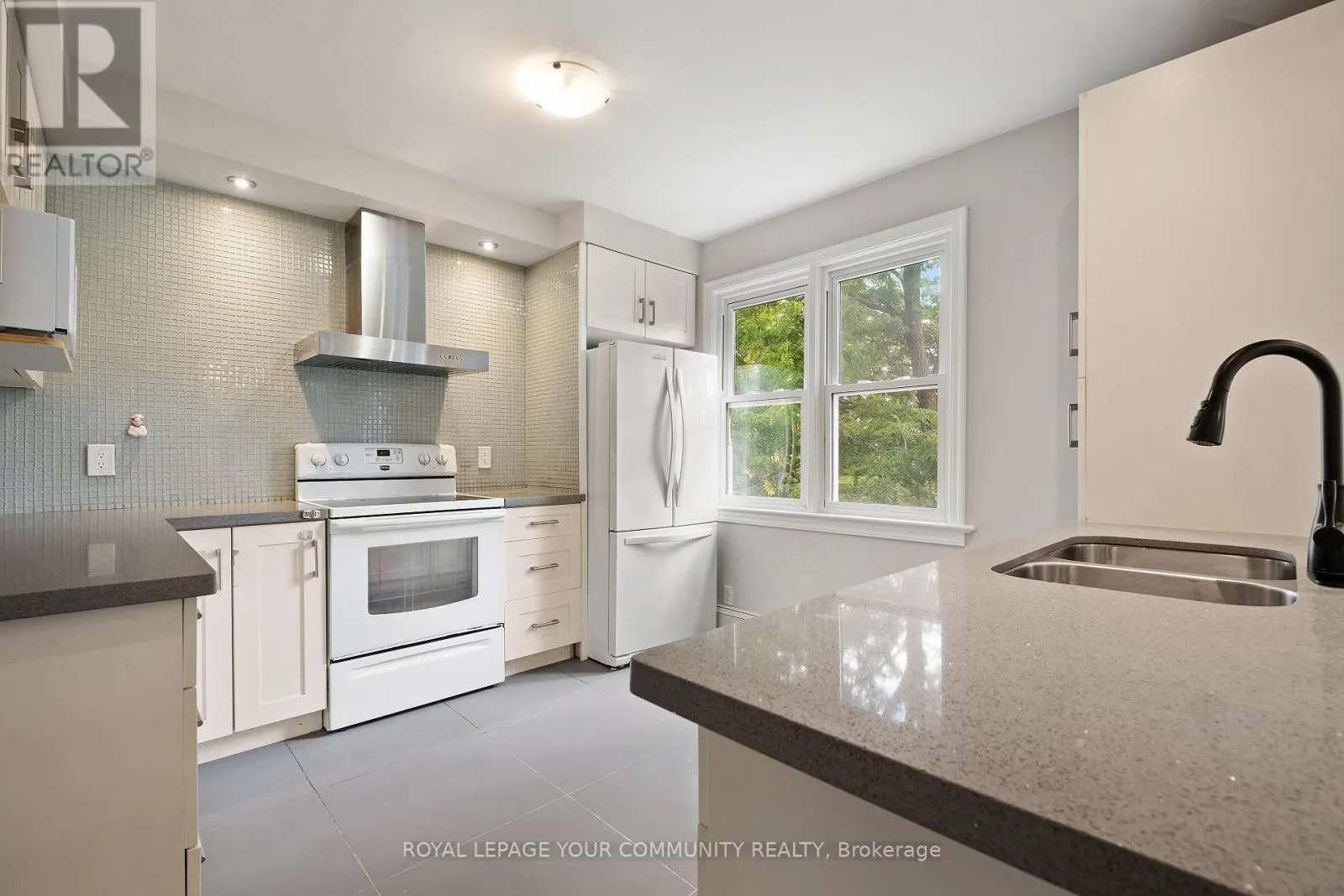 69 HILLVIEW ROAD