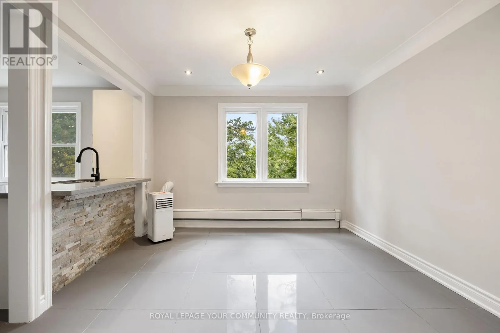 69 HILLVIEW ROAD