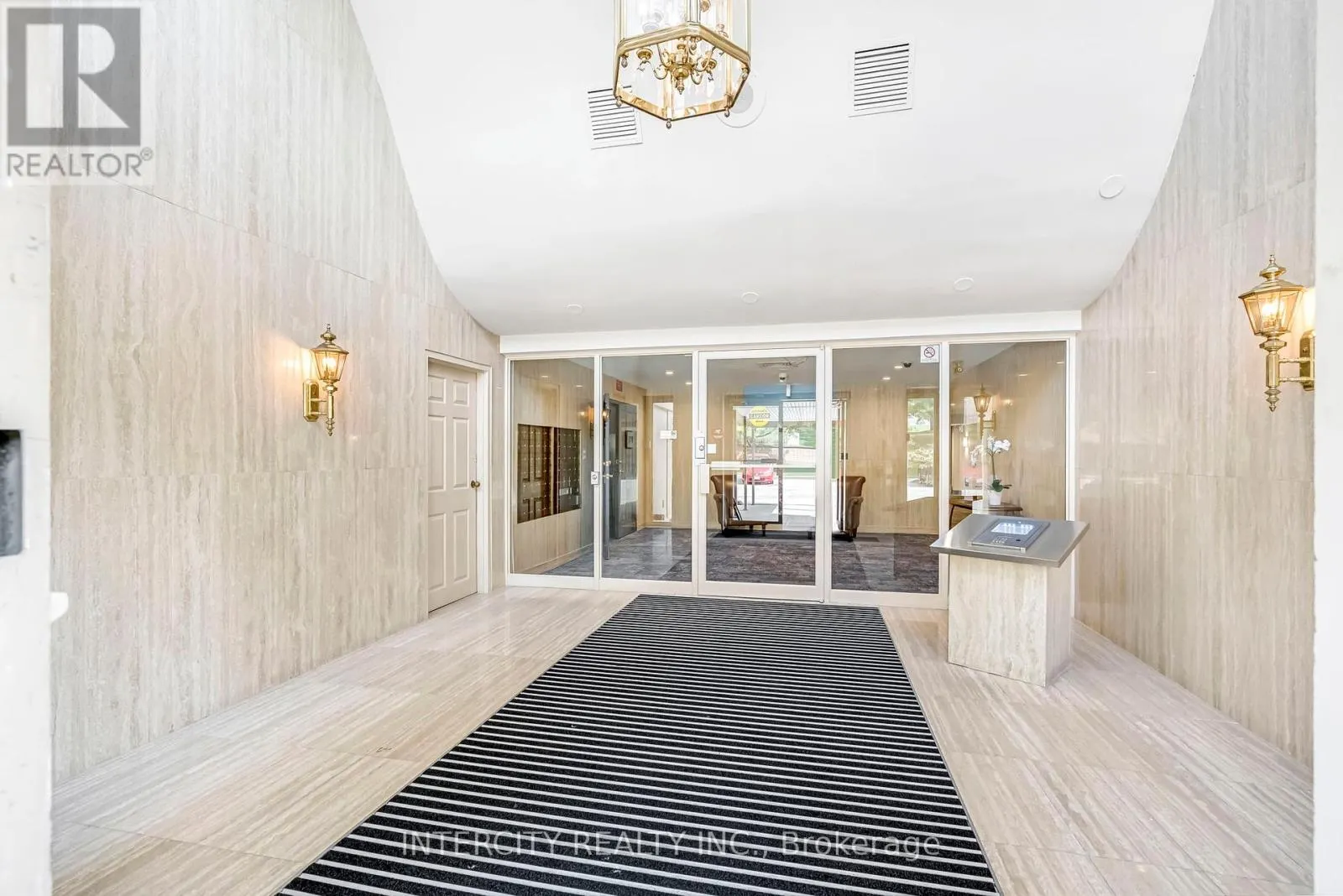 412 - 2555 3RD AVENUE W