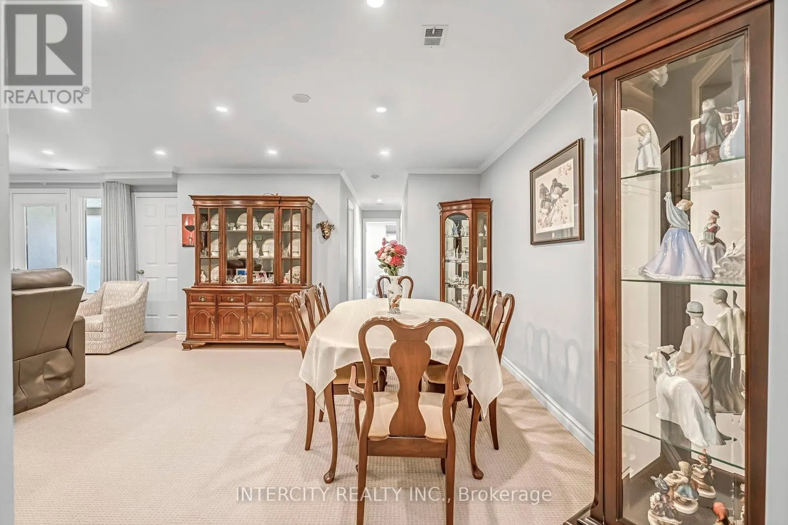 412 - 2555 3RD AVENUE W