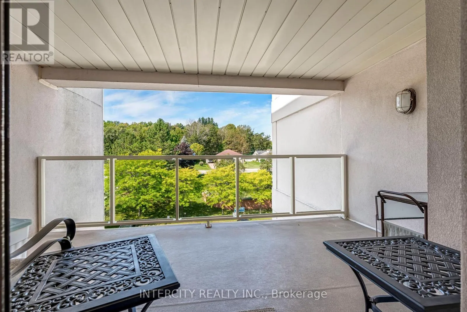412 - 2555 3RD AVENUE W