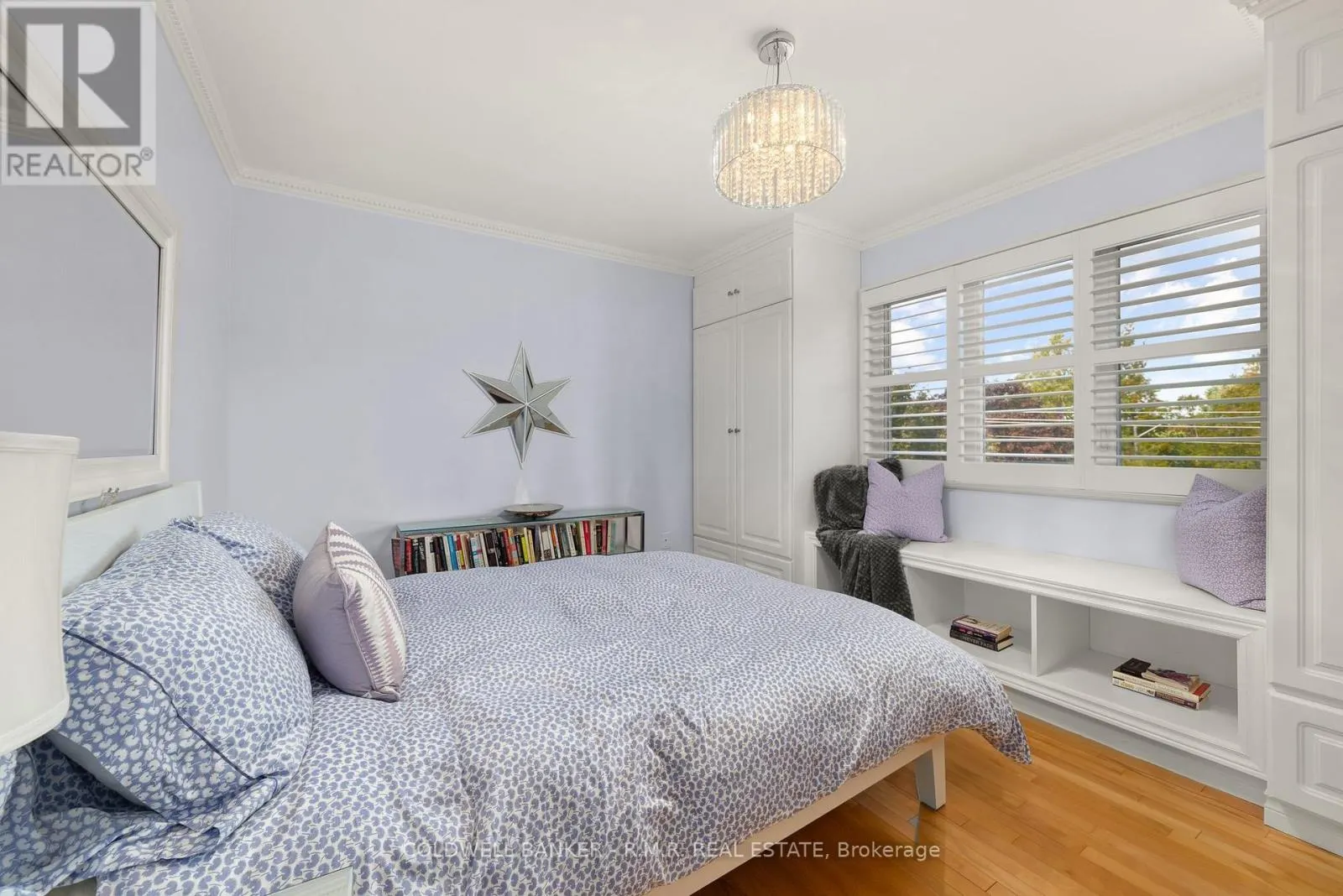 33 LINDWAY PLACE