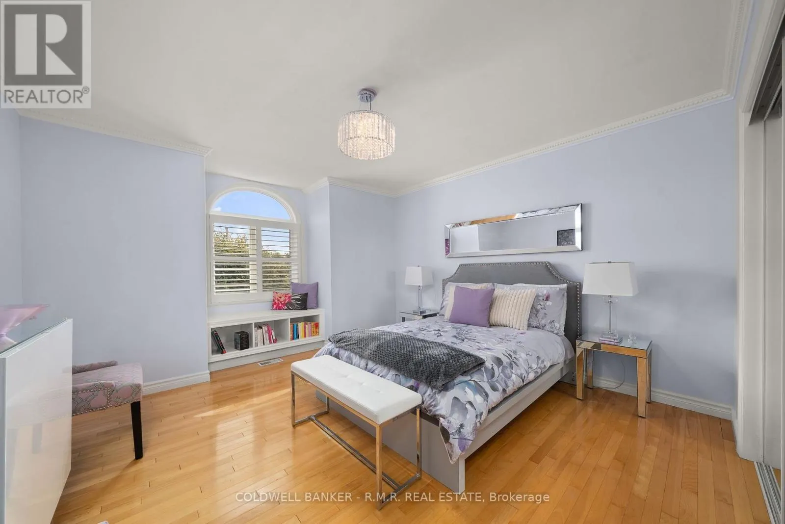 33 LINDWAY PLACE