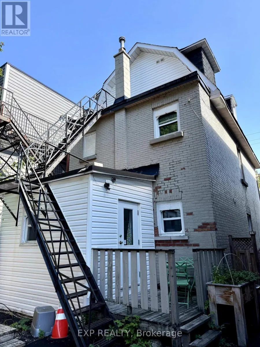 446 CAMBRIDGE STREET S