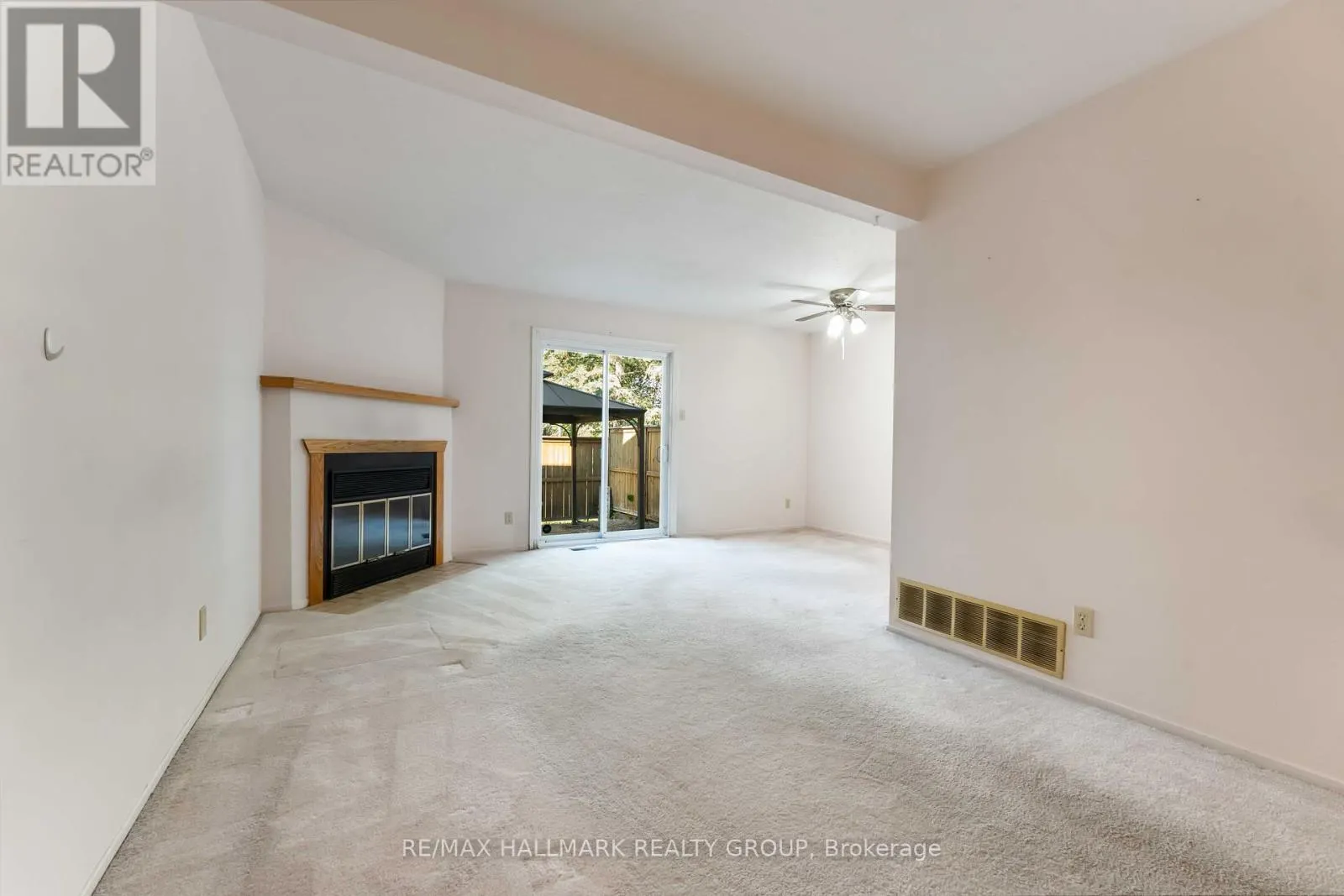 447 CANOTIA PLACE