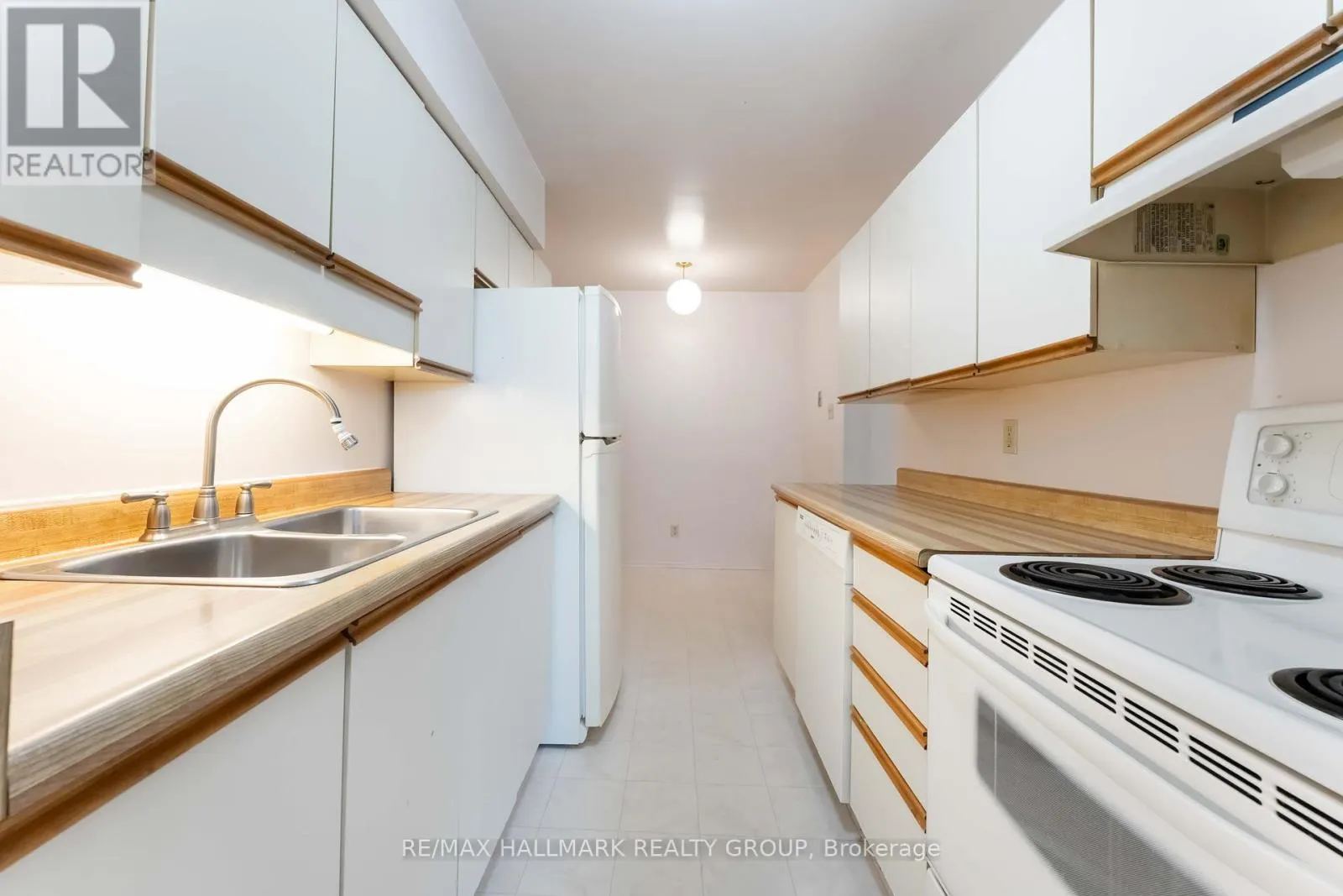 447 CANOTIA PLACE