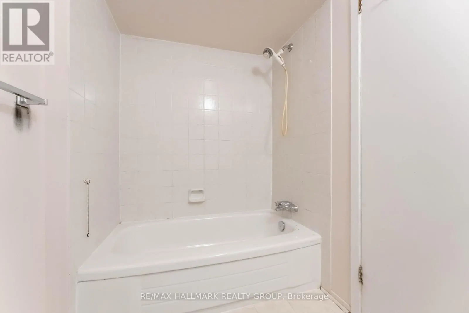 447 CANOTIA PLACE