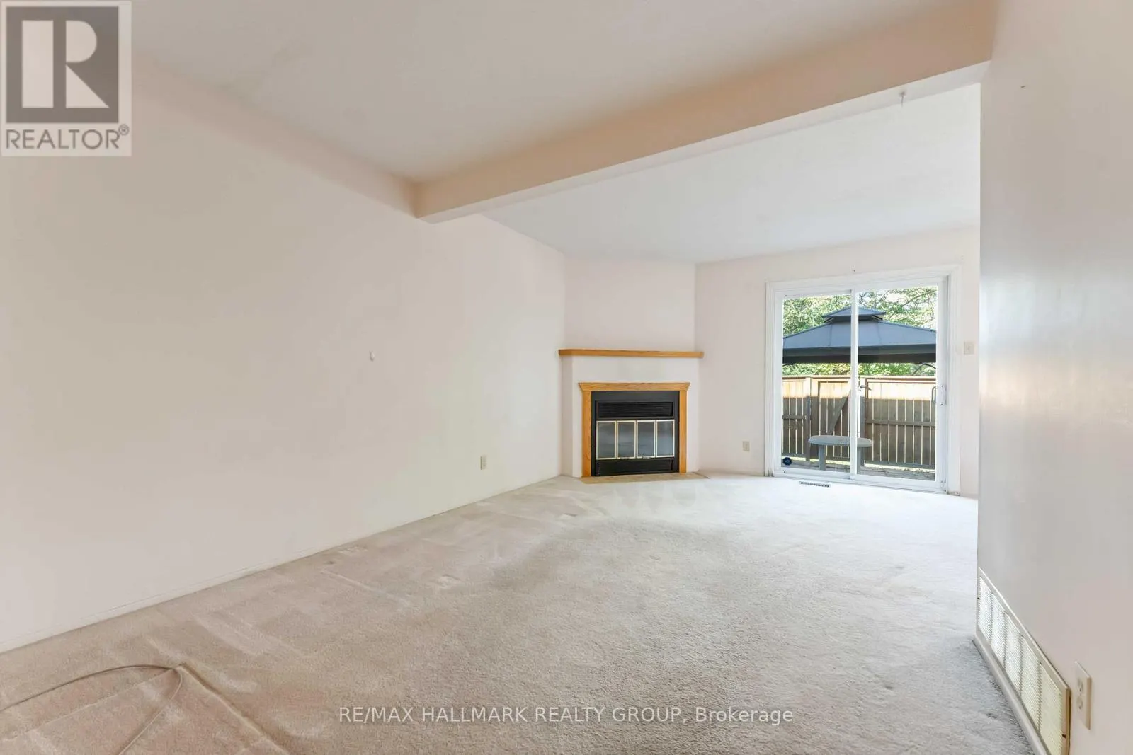 447 CANOTIA PLACE