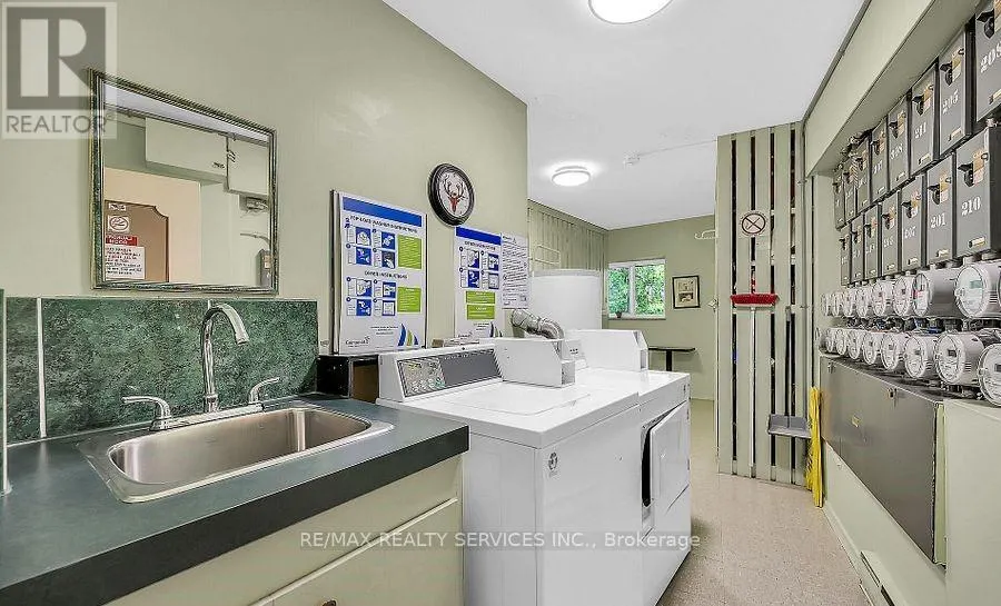 203 - 11 WOODMAN DRIVE S