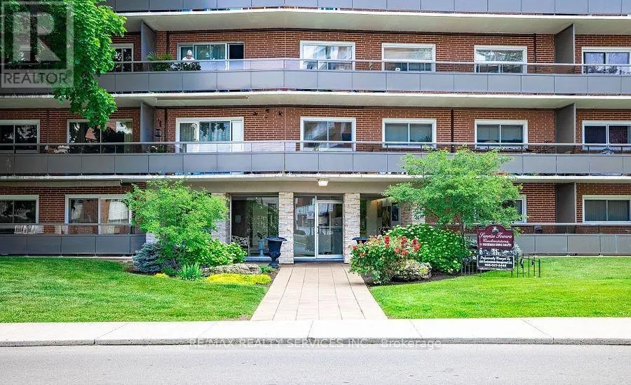 203 - 11 WOODMAN DRIVE S