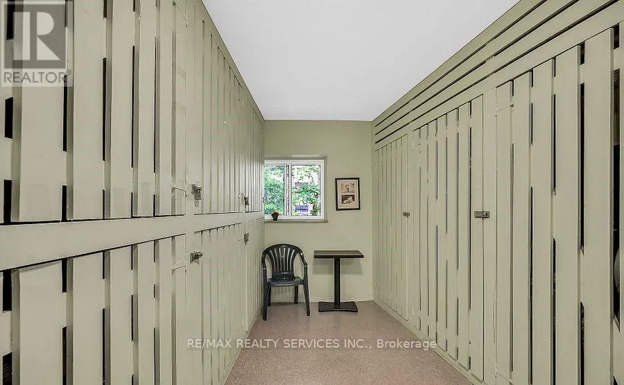203 - 11 WOODMAN DRIVE S