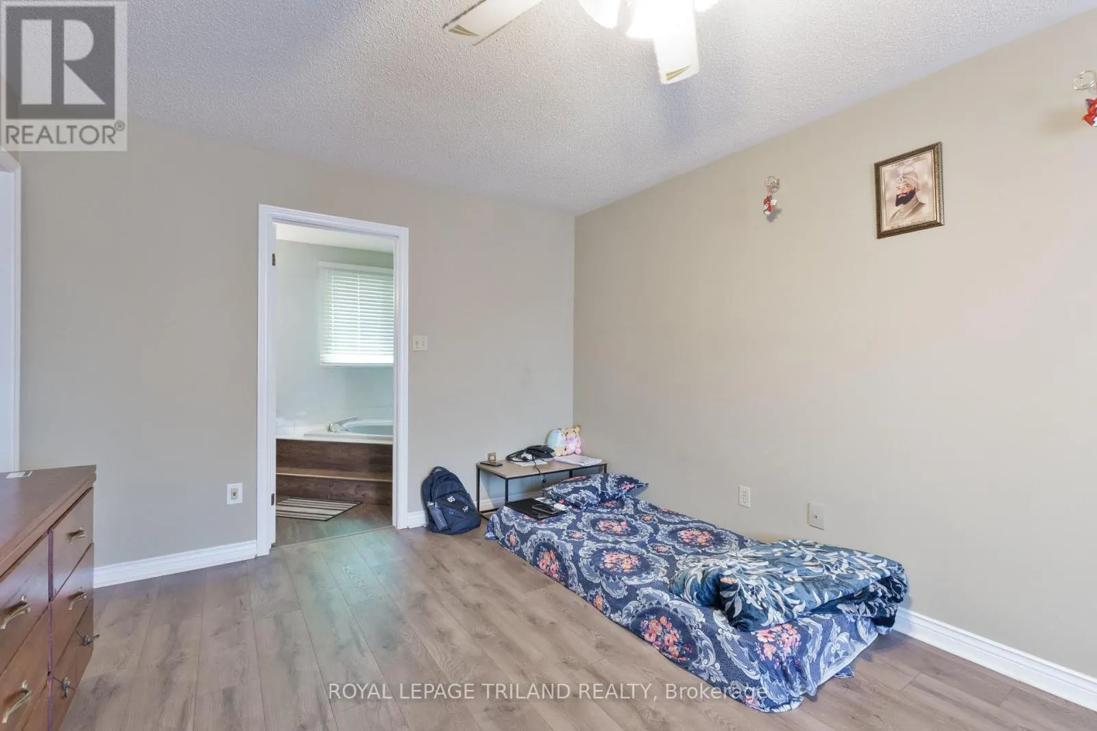 26 REDWOOD LANE
