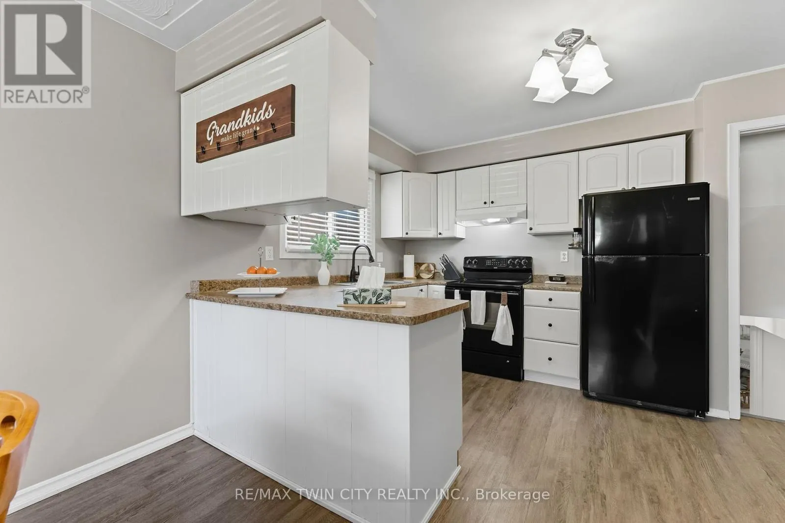 46 ASHGROVE AVENUE
