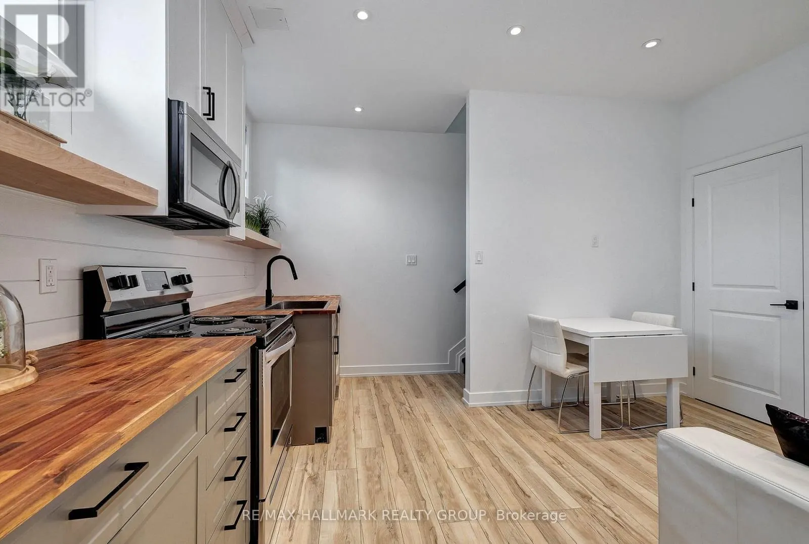 2 - 709A CARSONS ROAD