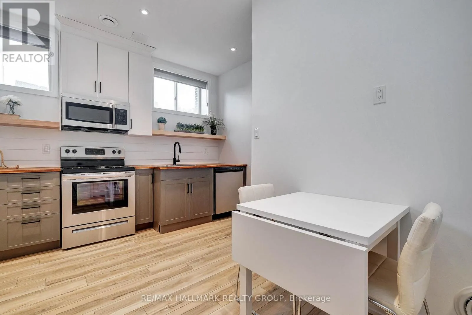 2 - 709A CARSONS ROAD