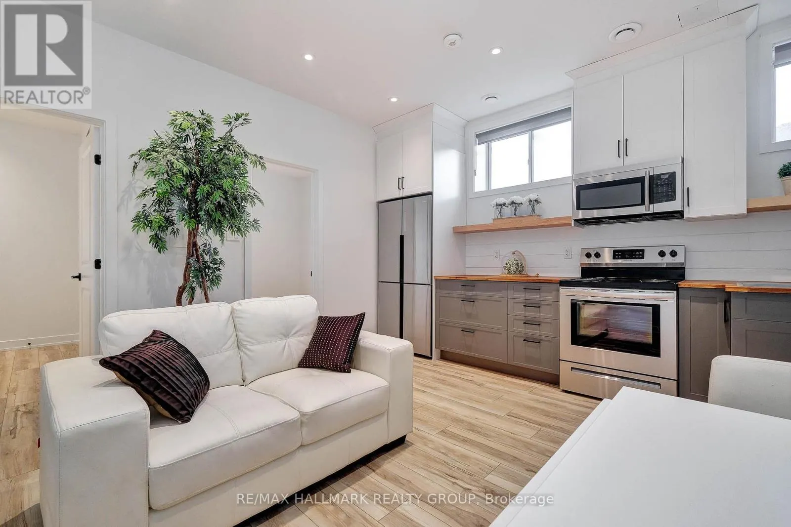 2 - 709A CARSONS ROAD