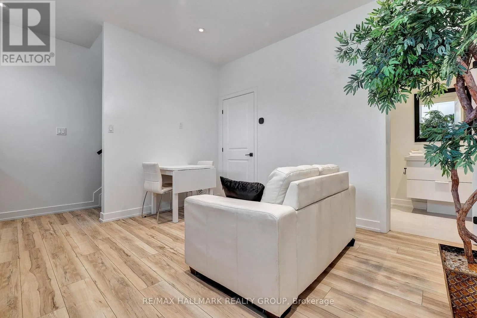2 - 709A CARSONS ROAD
