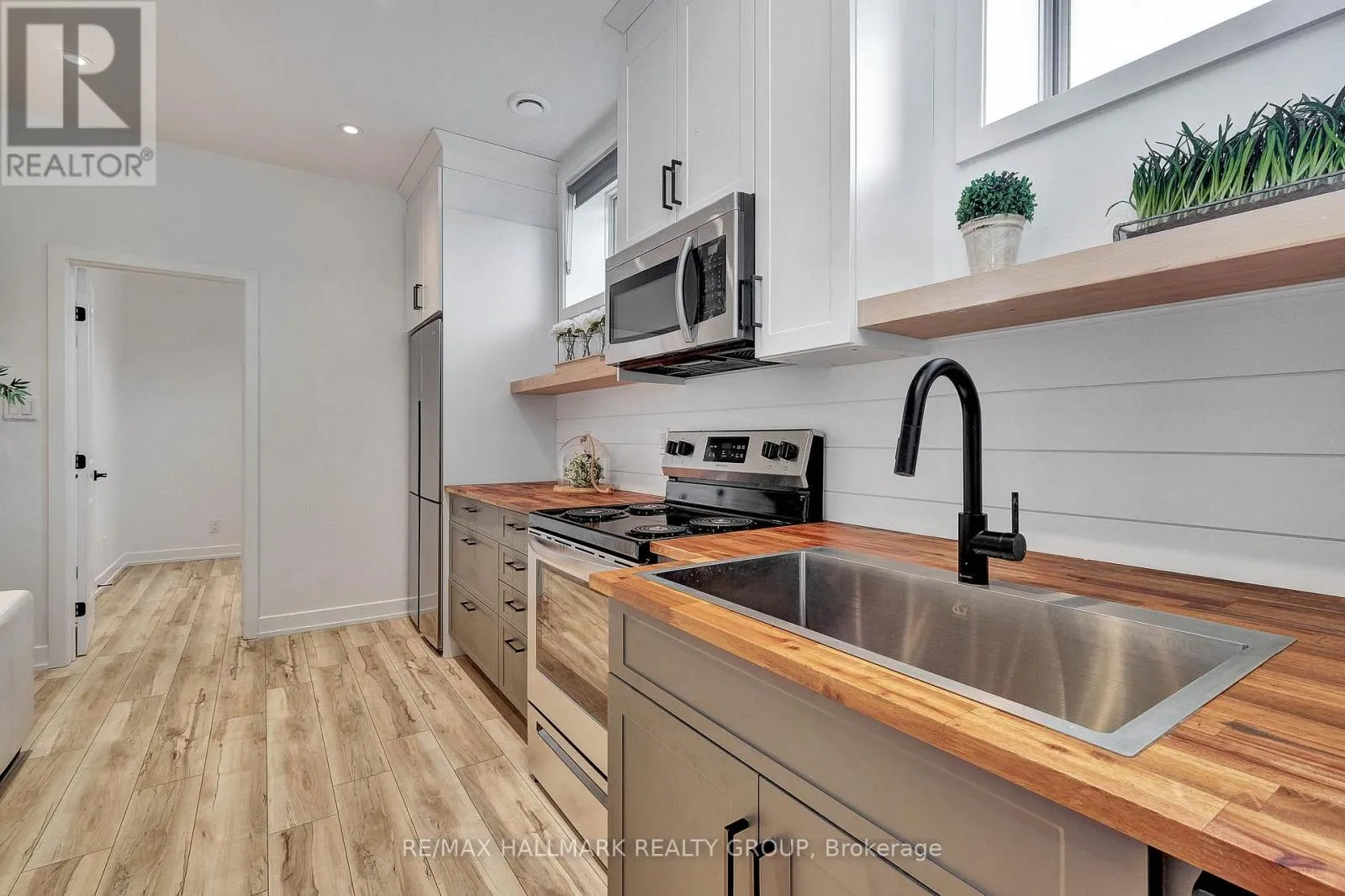 2 - 709A CARSONS ROAD