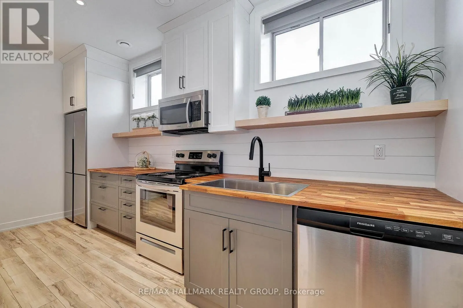 2 - 709A CARSONS ROAD