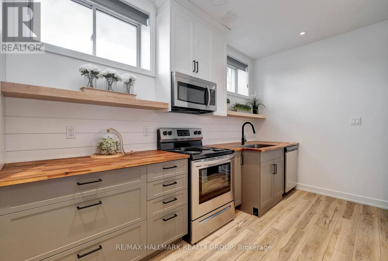2 - 709A CARSONS ROAD