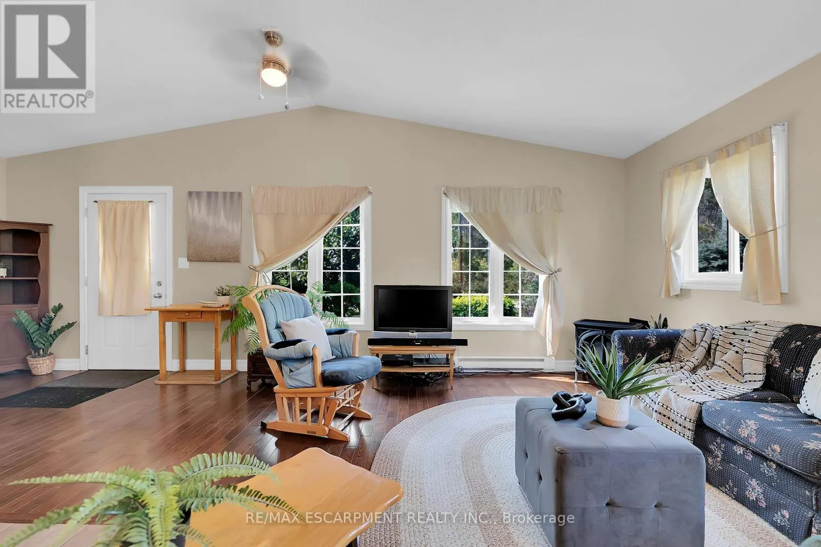 8 DOWNEY ROAD