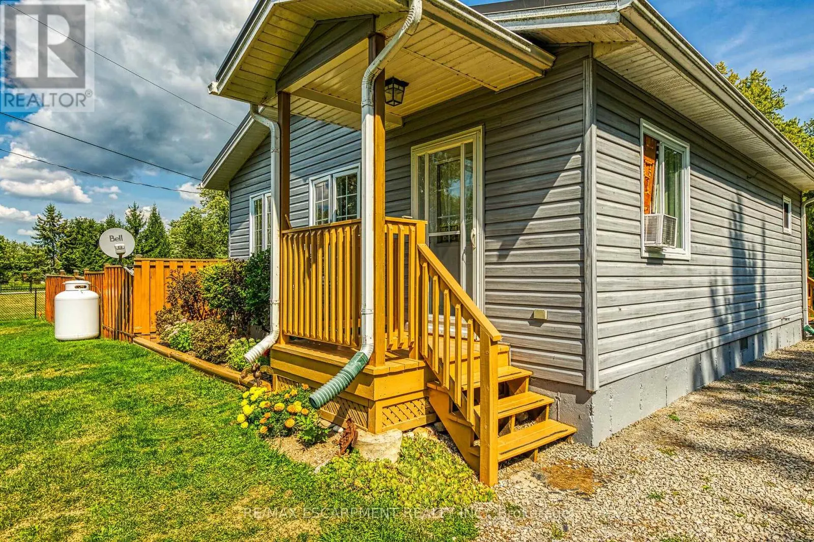 8 DOWNEY ROAD