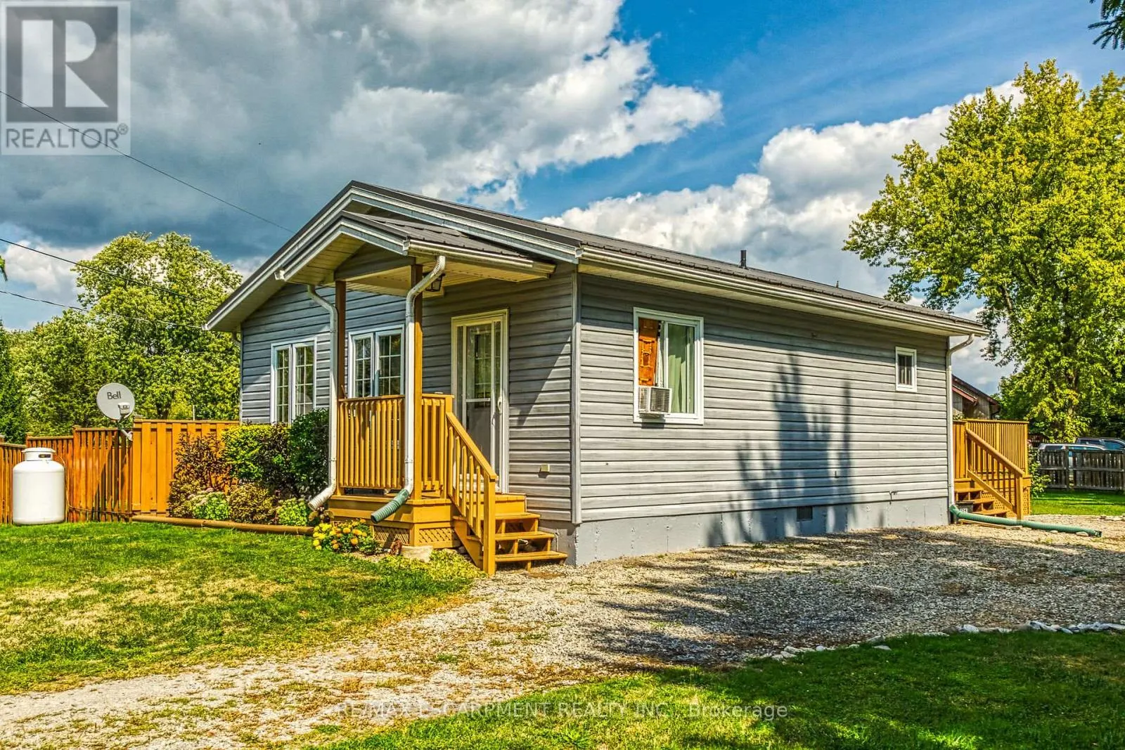 8 DOWNEY ROAD