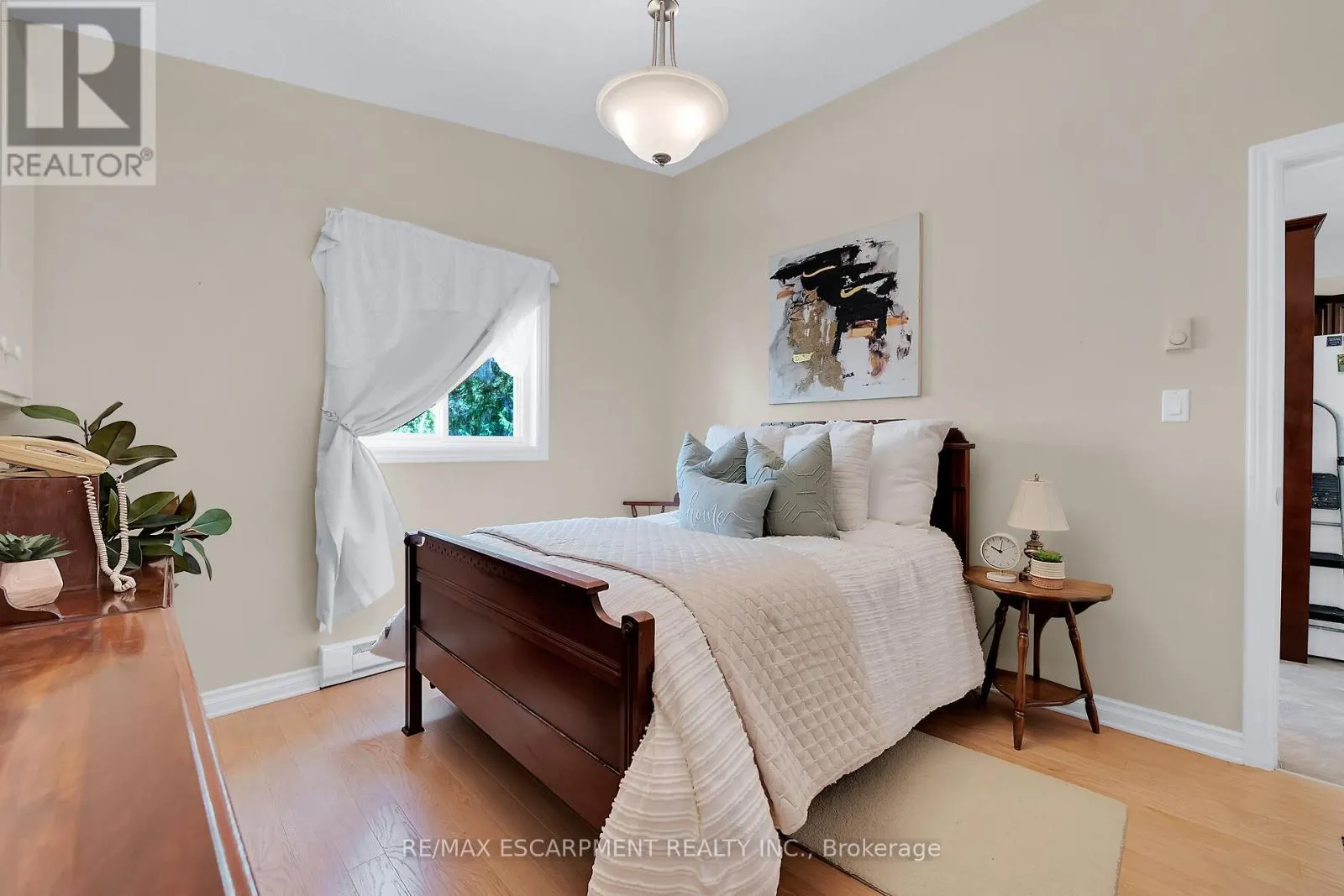 8 DOWNEY ROAD