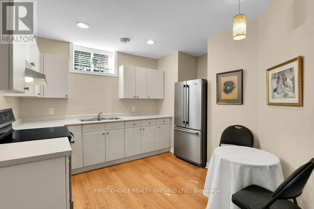 12 KINMOUNT PRIVATE