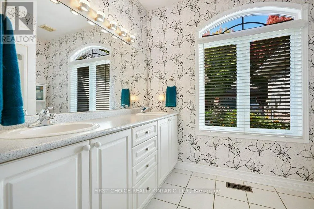 12 KINMOUNT PRIVATE