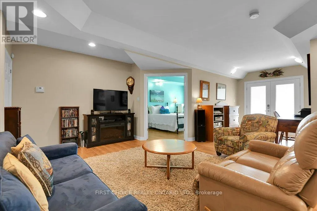 12 KINMOUNT PRIVATE