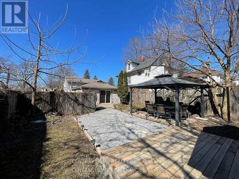 6068 DRUMMOND ROAD
