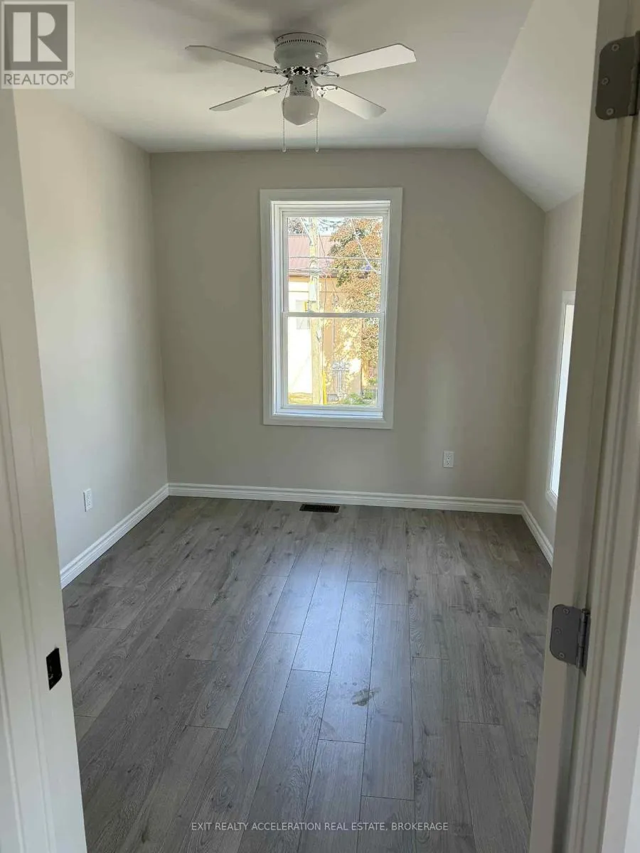 1 - 182 ROBERT STREET, #1