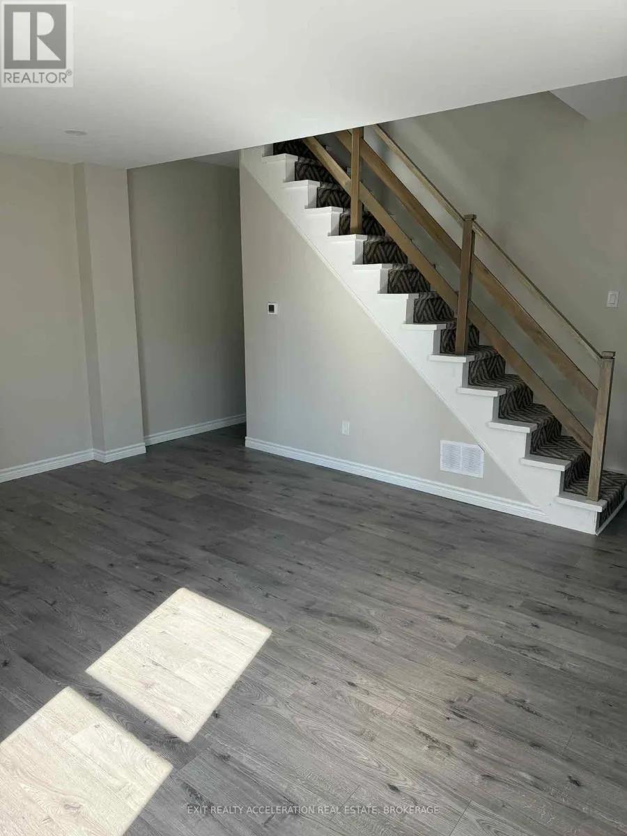 1 - 182 ROBERT STREET, #1
