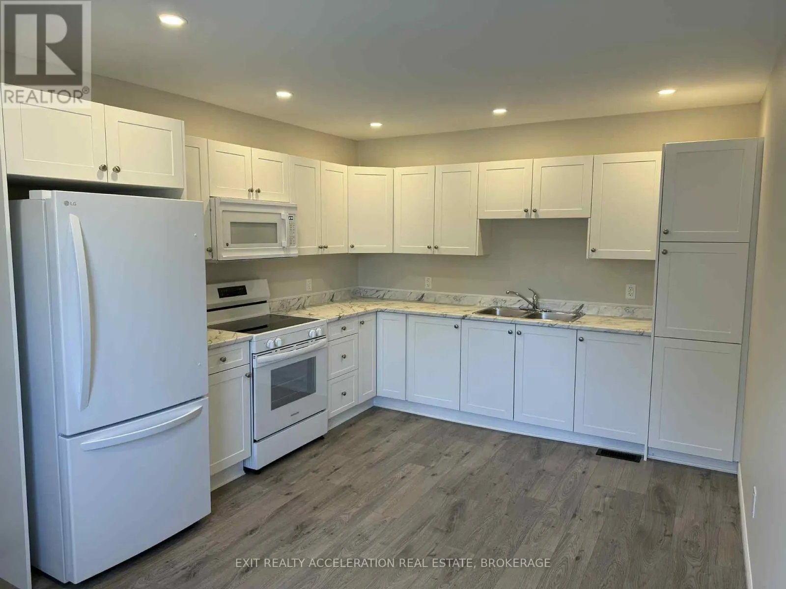 1 - 182 ROBERT STREET, #1