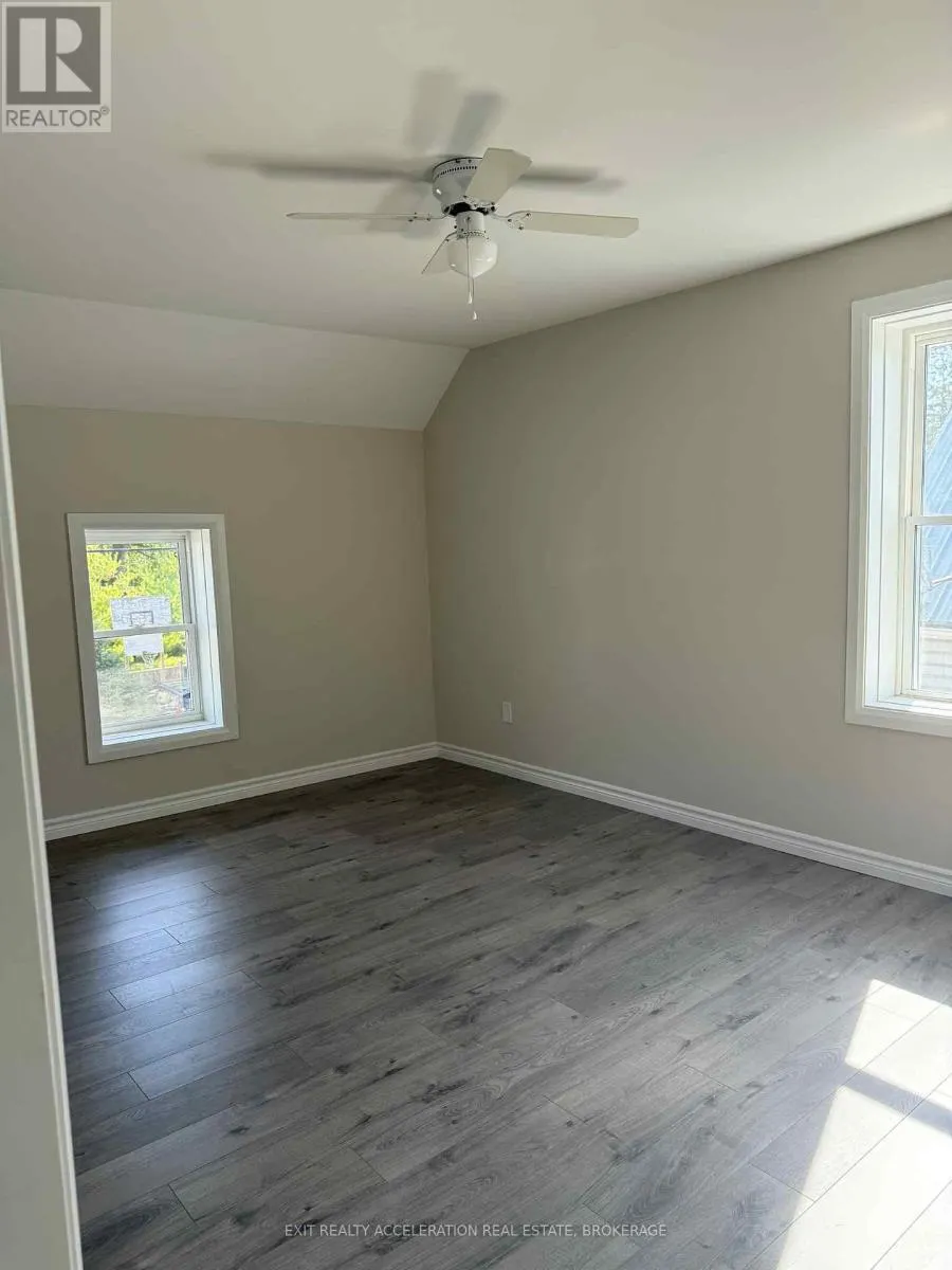 1 - 182 ROBERT STREET, #1