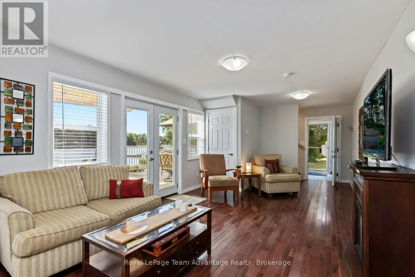 2046 RIVERSIDE DRIVE
