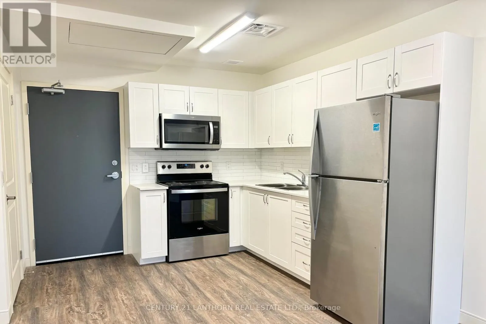 218 - 135 STATION STREET S, #218