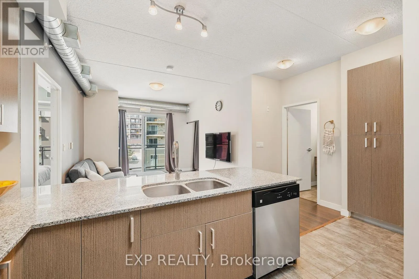 H302 - 62 BALSAM STREET
