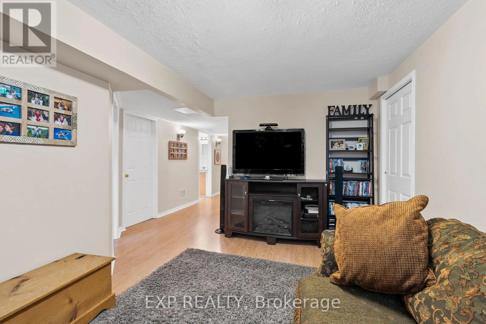 18 GOLDERS GREEN LANE
