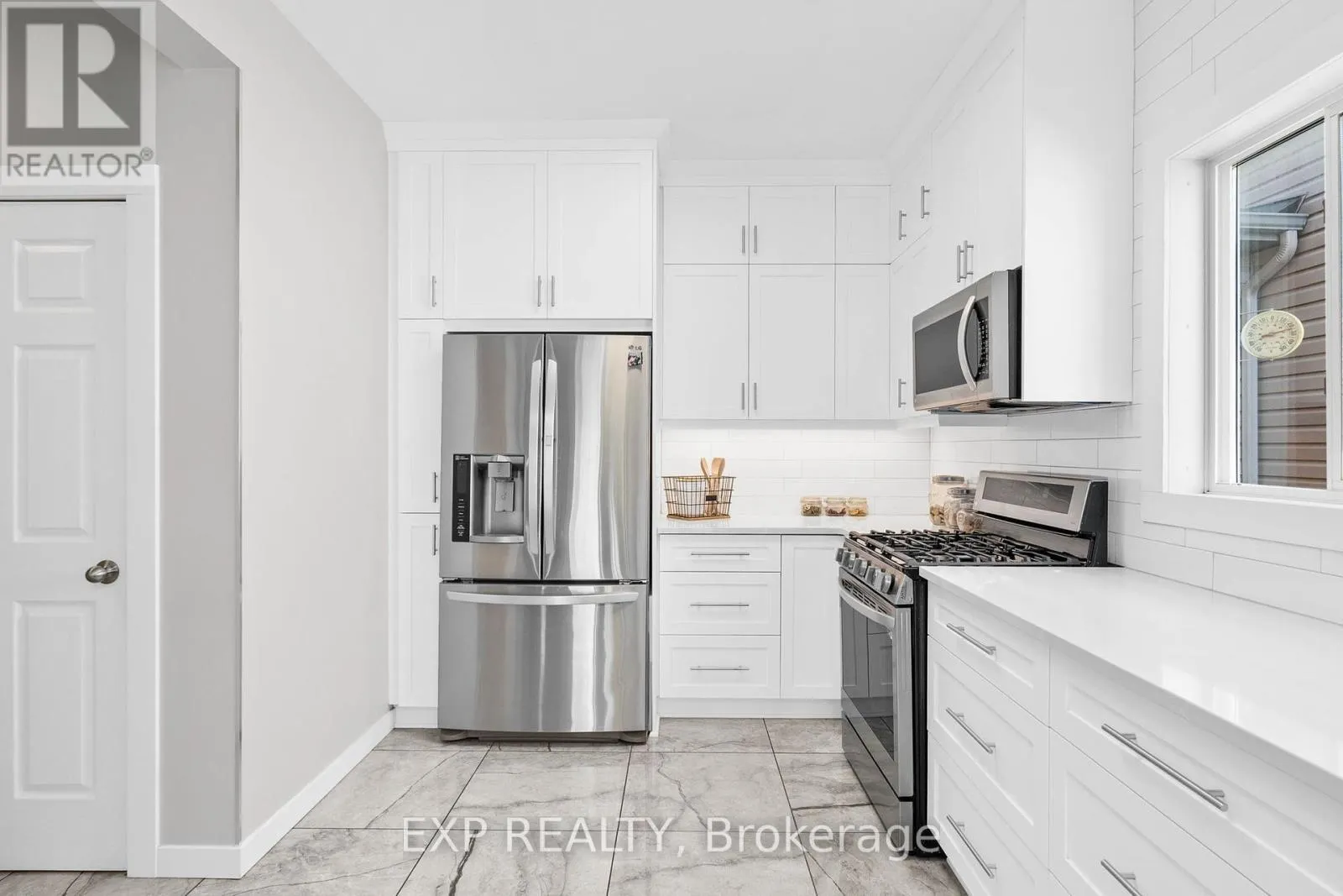 18 GOLDERS GREEN LANE