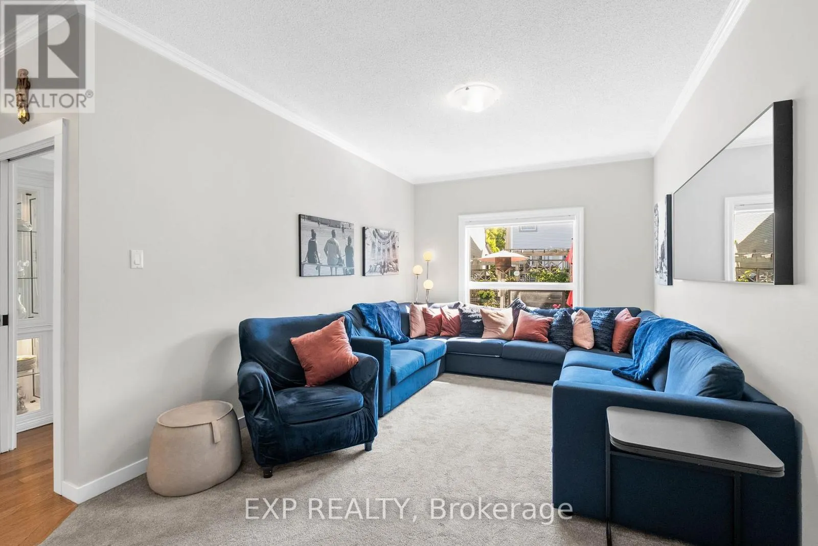 18 GOLDERS GREEN LANE