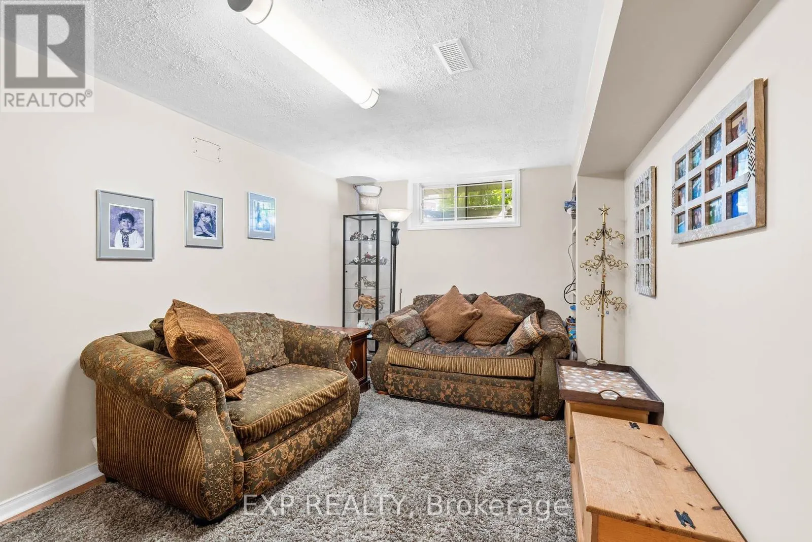 18 GOLDERS GREEN LANE