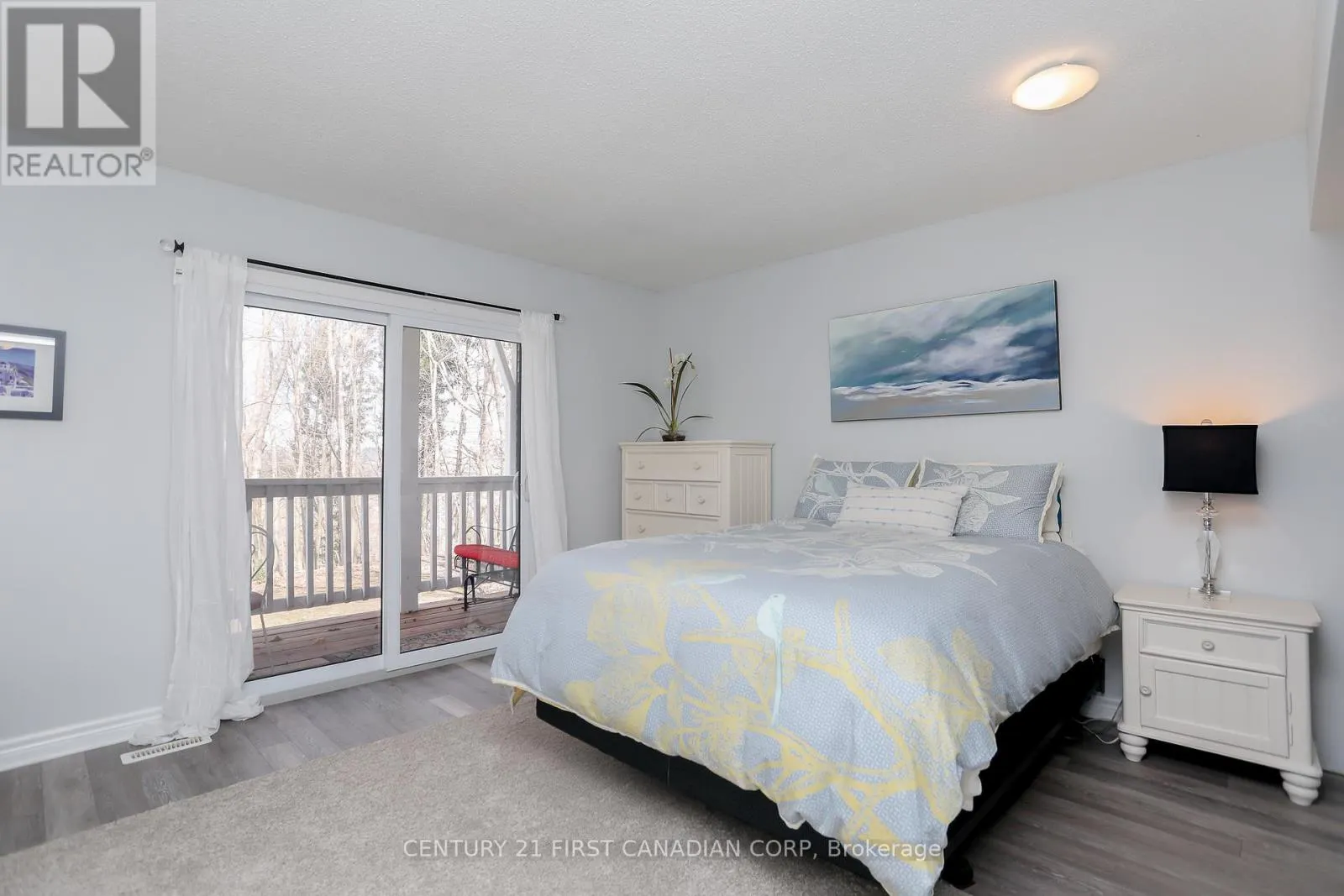 10 - 374 FRONT STREET, #10